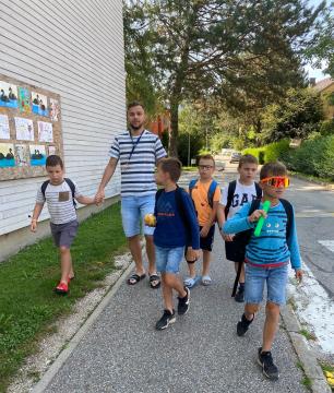 Razgibano, živahno, razigrano, počitniško, … (11)